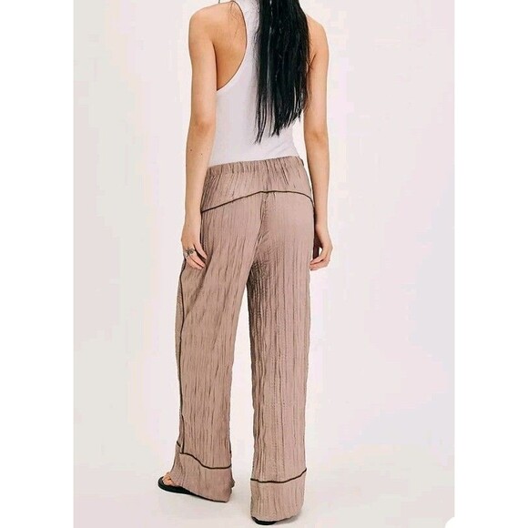 NWT Free People All Out Satin Loose Wide Pants Size Large MSRP $98 Beige Pockets - Picture 2 of 12